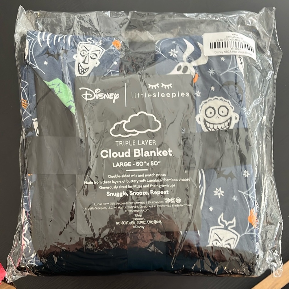 NIB Halloween little sleepies cloud blanket